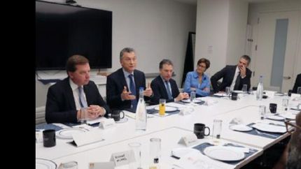 Mauricio Macri durante una reunión que mantuvo con inversores en las oficinas del diario Financial Times.