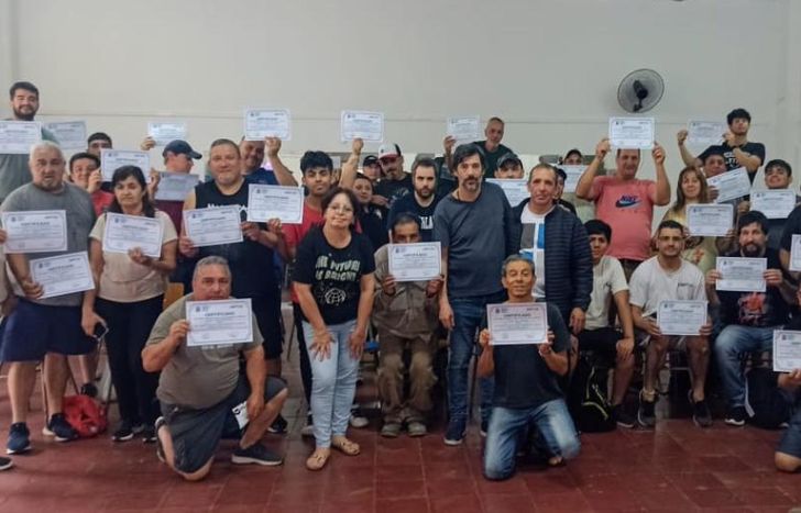 Hombres y mujeres se sumaron al curso con salida laboral.