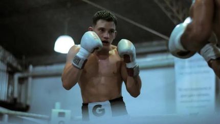 El boxeador lomense acumula cuatro triunfos en cuatro presentaciones.