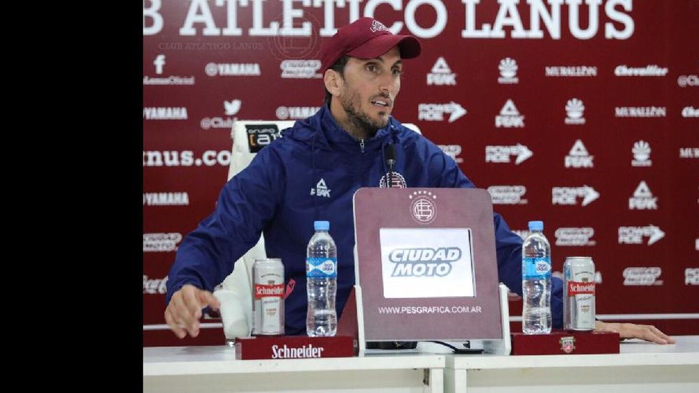 En el fútbol argentino es difícil ganar cuatro o cinco partidos seguidos”, afirmó.
