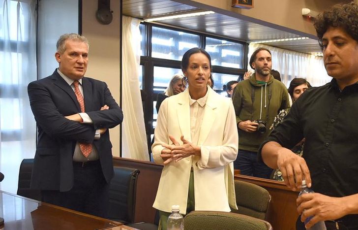 Manuel Garrido y Camila Calvo, de Innocence Project, tras la absolución de Marcos Bazán.