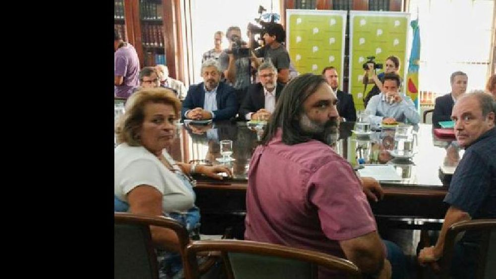 convocaron a los gremios docentes para la semana próxima.