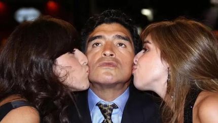 Diego y sus hijas.