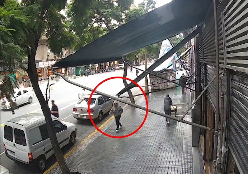 La prófuga fue captada por una cámara de seguridad junto a su cómplice.