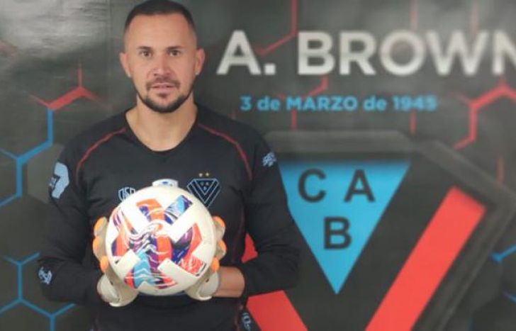 Horacio Ramírez se convirtió en el primer refuerzo de Brown.