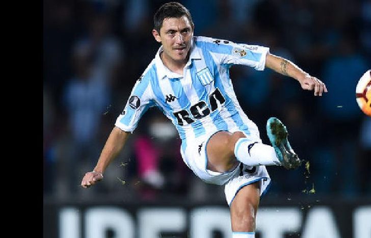 Luis Zubeldía quiere a Neri Cardozo en Lanús, aunque el volante tiene sondeos del exterior.