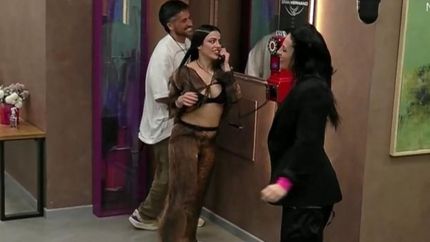 Gabriela atendió el teléfono rojo en Gran Hermano.