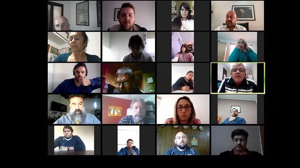 Los dirigentes dialogaron por Zoom sobre el proyecto de ley.