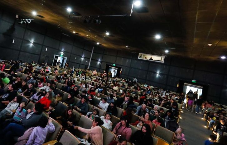En el Teatro del Municipio hubo propuestas para los chicos y sus familias.