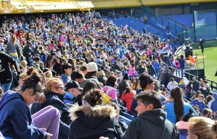 Decenas de jugadoras de clubes de distintas localidades visitaron la Bombonera.
