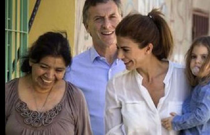40634-ni-Macri_con_Margarita_Barrientos_en_Los_Piletones