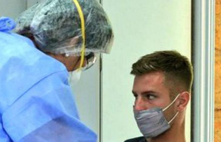 Giuliano Galoppo en el momento de la revisión.