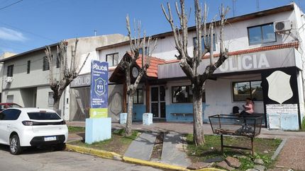 Efectivos de la Comisaría 4ta de Lomas atraparon al ladrón. Efectivos de la Comisaría 4ta de Lomas atraparon al ladrón.