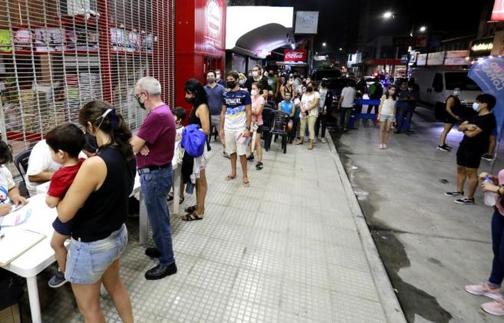 Se formaron filas, pero la atención fue ágil.