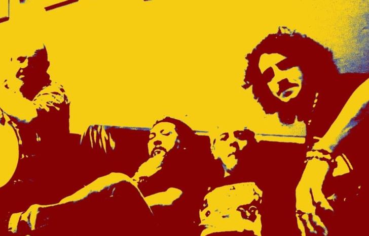 La banda toca en Adrogué.