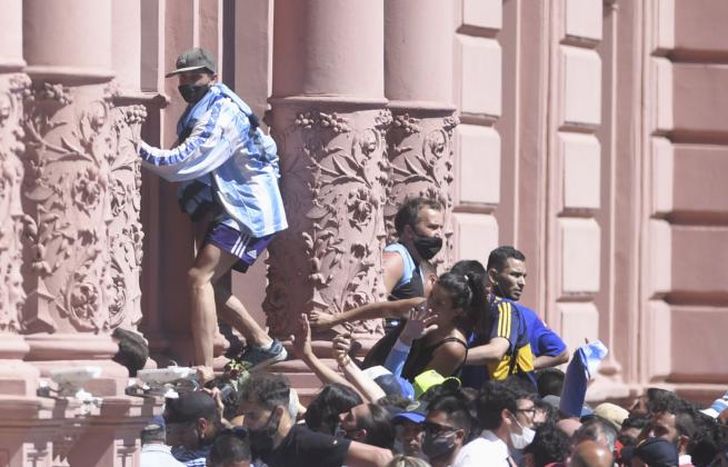 Los disturbios comenzaron pasadas las 14.