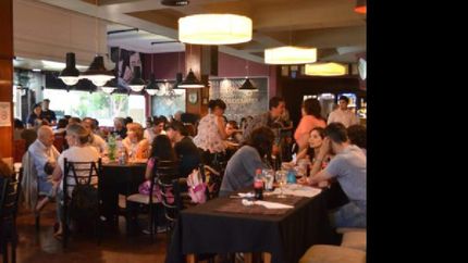 Con menú especial y muy buena música.