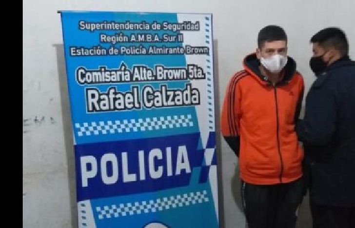 el delincuente detenido tiene 19 años y antecedentes penales de robo bajo la misma modalidad.