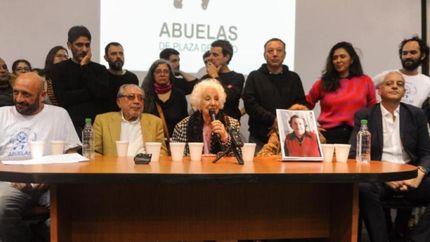 El momento en que anunciaban la restitución del nieto 133, en julio.