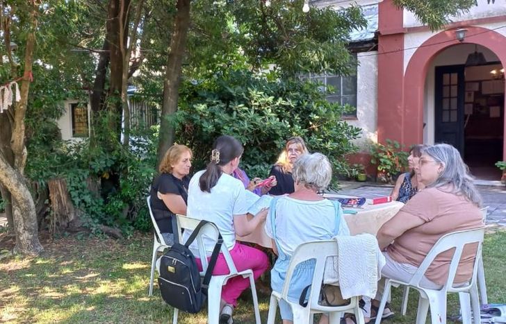 Un lugar para conocer y compartir en Suárez 326, Temperley.