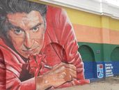 En la estación pintaron murales e intervinieron los canteros.