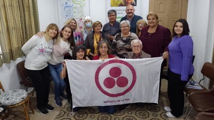 Los integrantes del Centro Cultural Mariano Moreno de Banfield invitaron a los vecinos a participar del concurso.