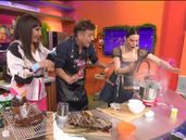 Moria Casán y Martín Bossi, en acción. Moria Casán y Martín Bossi, en acción.