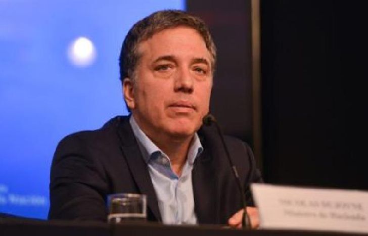El ministro Nicolás Dujvne dio una conferencia de prensa para detallar las medidas.