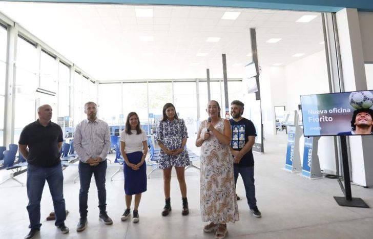 La oficina lleva el nombre de Diego Armando Maradona.