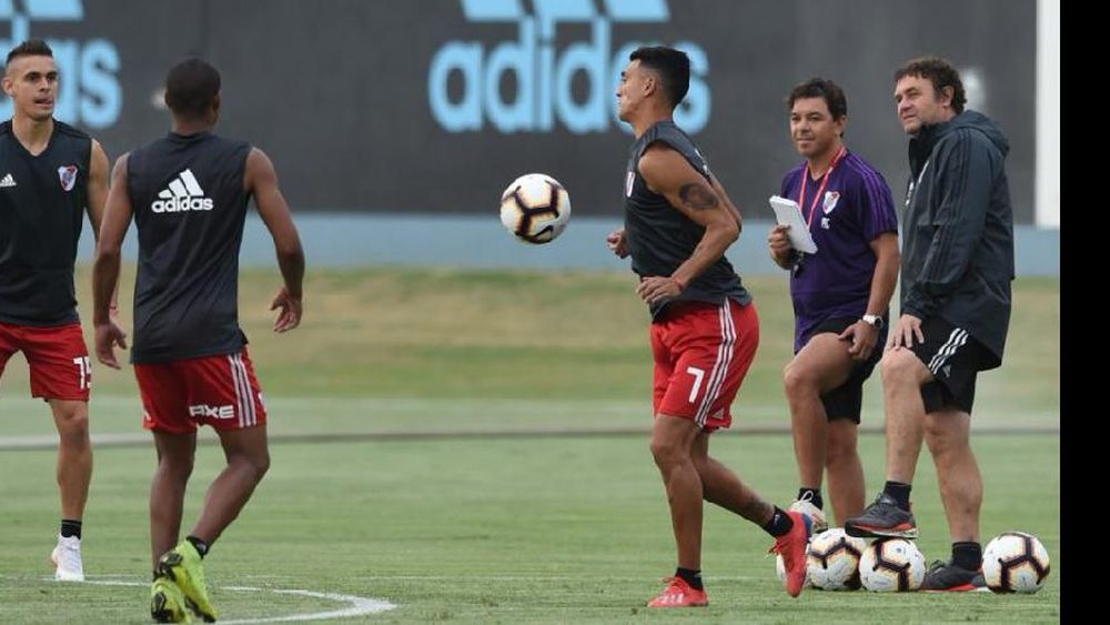 El plantel Millonario comenzará la defensa del título continental ante Alianza Lima, en Perú.