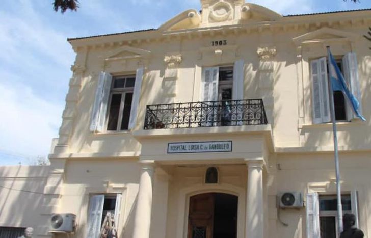 Informan que la mujer tiene las vías respiratorias comprometidas.