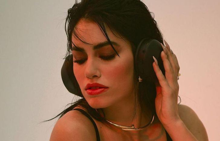 No detiene su marcha.