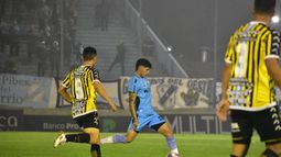 Altamirano a punto de lanzar el balón.