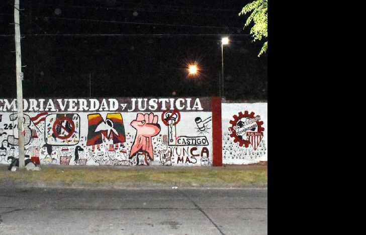 El mural está ubicado sobre la calle Portela, a metros del Gallardón.