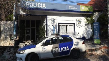 Los tres detenidos fueron llevados a la Comisaría de Banfield. Los tres detenidos fueron llevados a la Comisaría de Banfield.