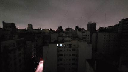Casi medio millón de usuarios en el AMBA se quedaron sin luz durante la madrugada.