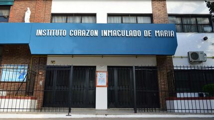 La mujer se mató en el colegio, durante su horario laboral.