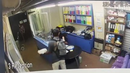 Así llegaba Pavón a su trabajo el día del hecho.