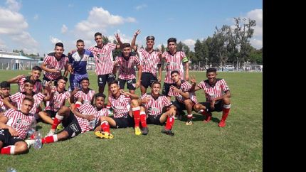 Los pibes de Los Andes festejaron en el Beranger. Los pibes de Los Andes festejaron en el Beranger.