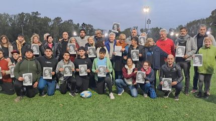 Señalizaron la cancha de rugby del parque.