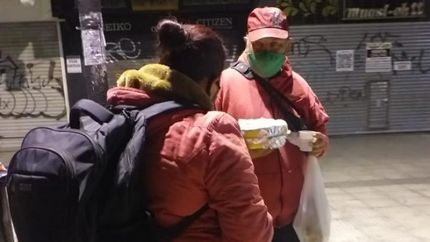 Pasan por Laprida y la estación de Lomas.