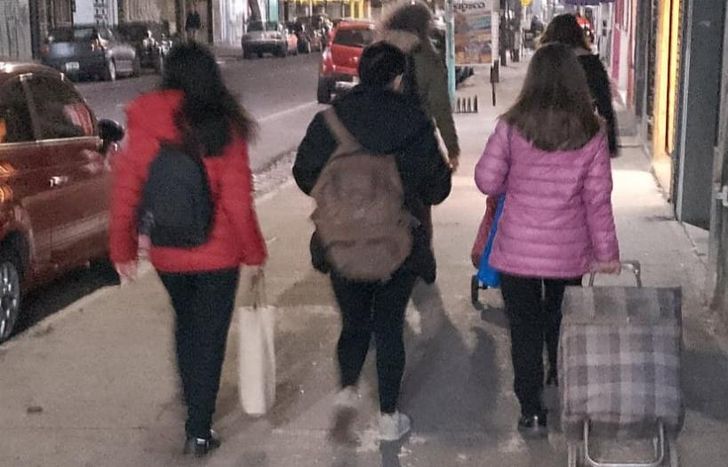 Las recorridas se realizan todos los lunes a las 19 y el encuentro es en la esquina de Balcarce y Alsina.