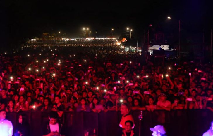 Una multitud en el cierre de la primera fecha.