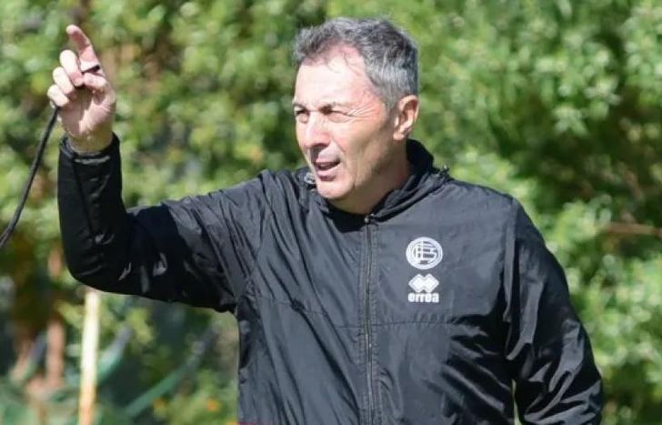 Kudelka va moviendo las piezas.