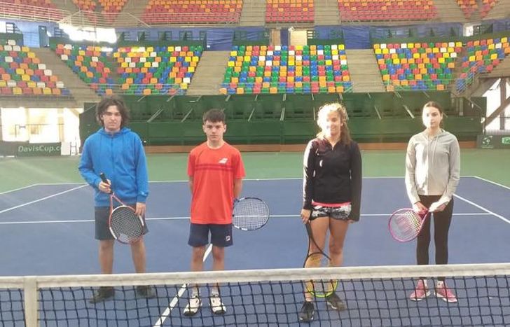 hubo chicos y chicas entre 10 y 16 años.