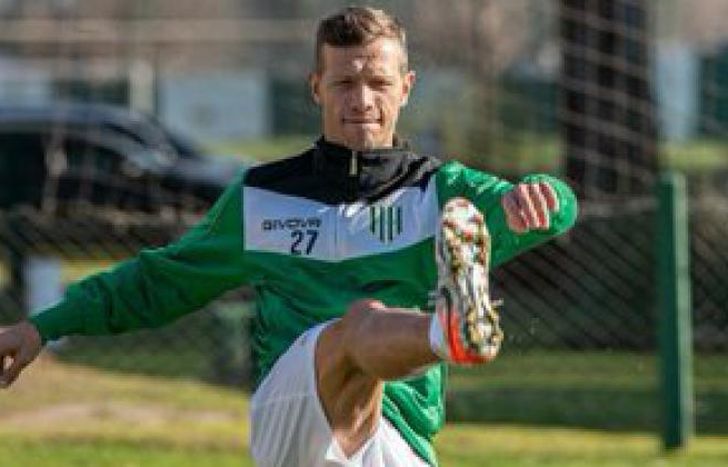 Domingo ya entrenó en su regreso al club.