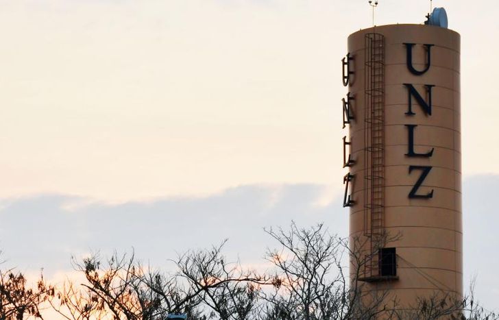 Es la primera del Conurbano, creada en 1972.