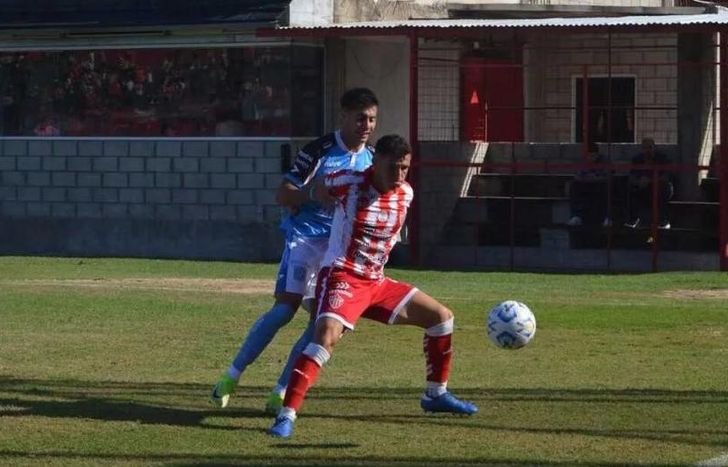 Estudiantes pegó primero.