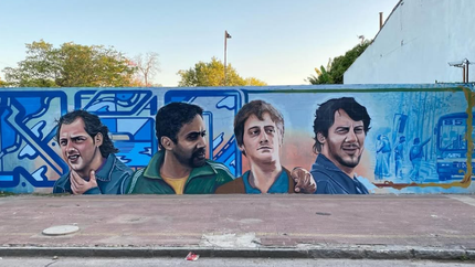 Insólito: hicieron un mural dedicado a la serie Okupas en el conurbano. Insólito: hicieron un mural dedicado a la serie Okupas en el conurbano.