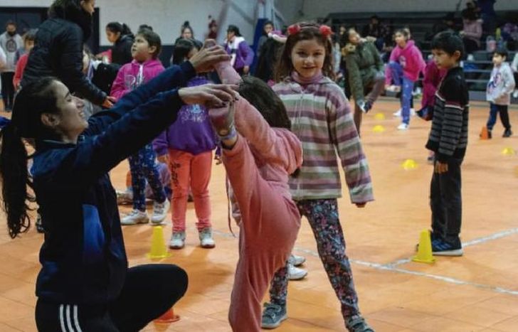 El encuentro reunió a un centenar de chicos y chicas de las escuelitas.